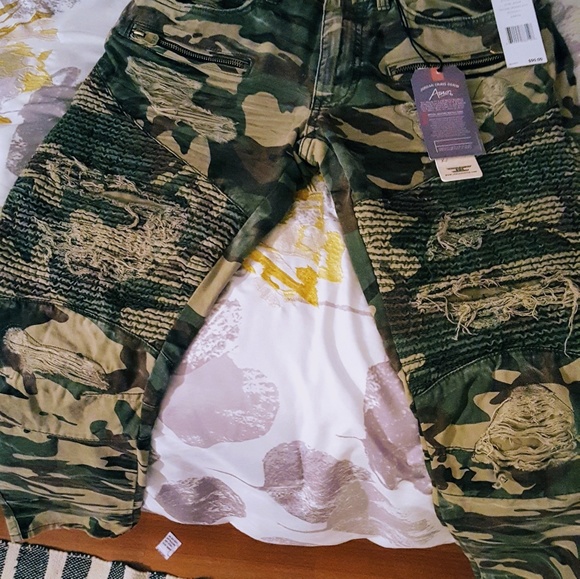 Jeans - Picture 3 of 3